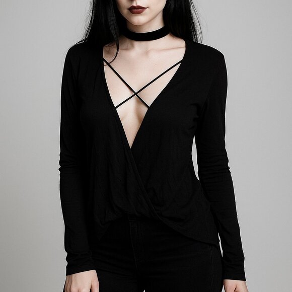 Silence+Noise Urban Outfitters Black Longsleeve Cropped Blouse Surplice - Picture 1 of 8